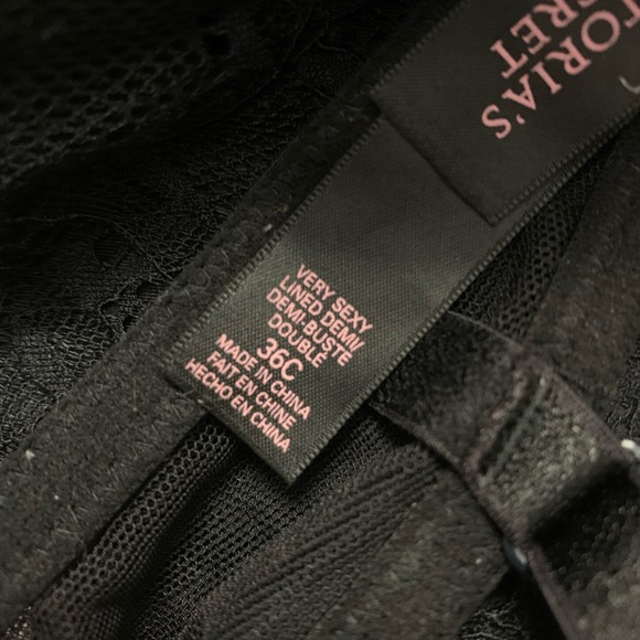 Victoria’s Secret Very Sexy Lined Demi Black Bra - Picture 8 of 8